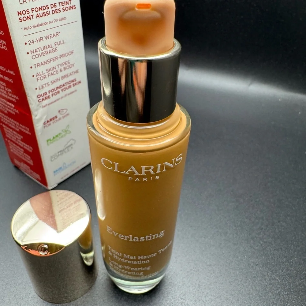 Clarins everlasting foundation